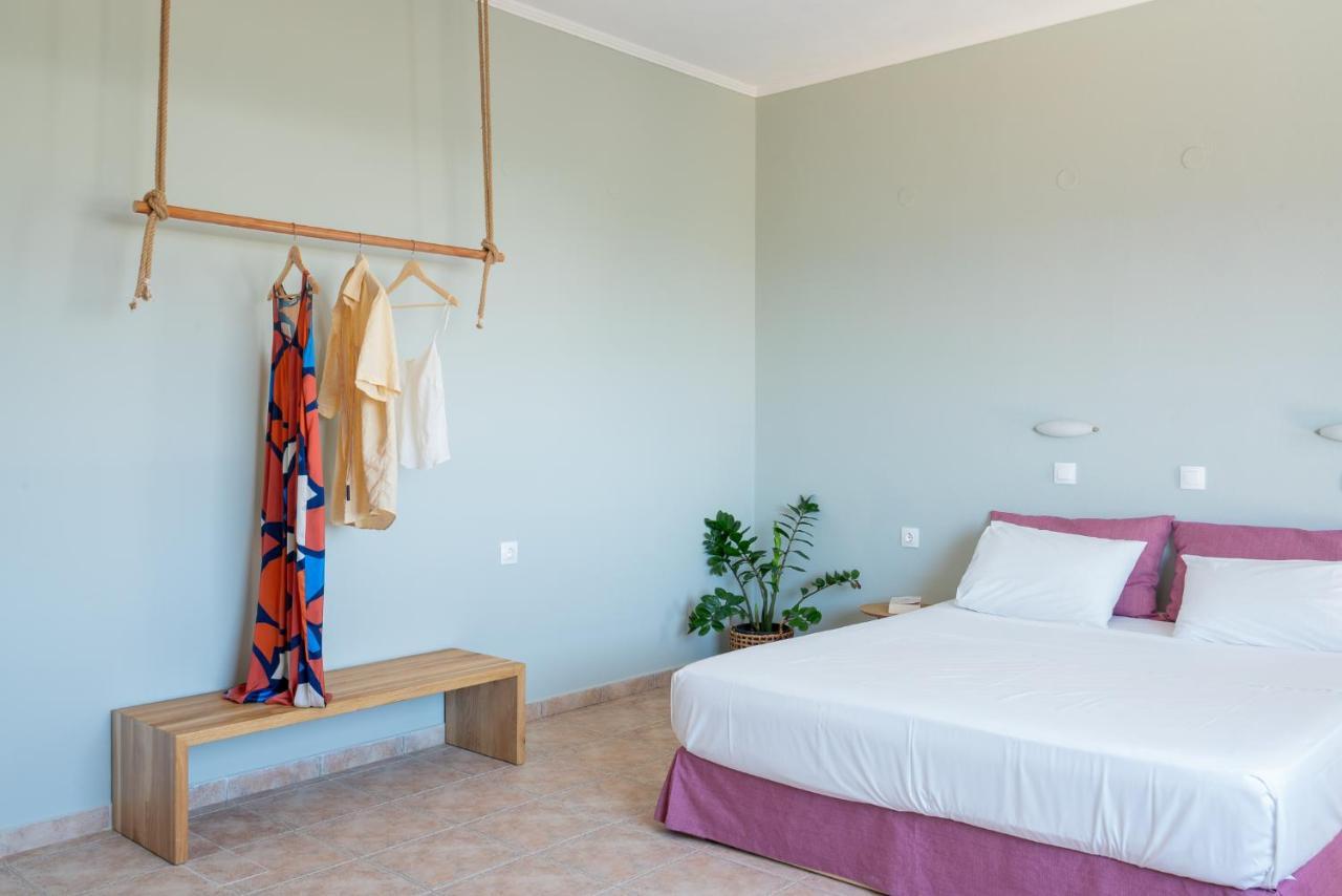 Serenity Hideaway Palaiochora Exterior photo